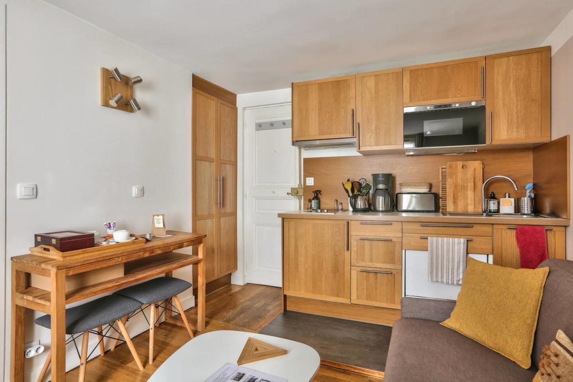 Apartment Modern Renovated Cozy And Quiet *